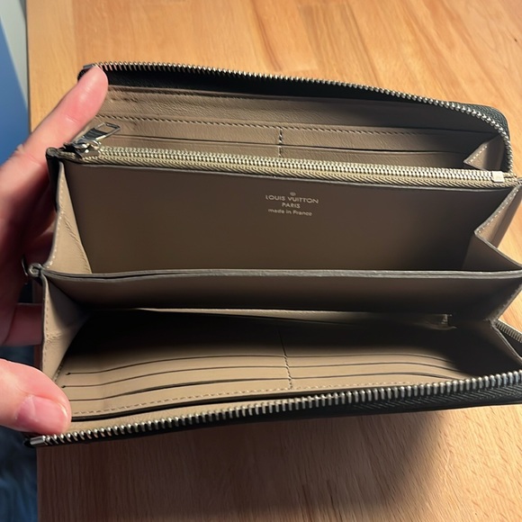 Authentic Louis Vuitton Vaux Kashmir Parassea Portefeuille Comet Leather Wallet - Picture 8 of 10
